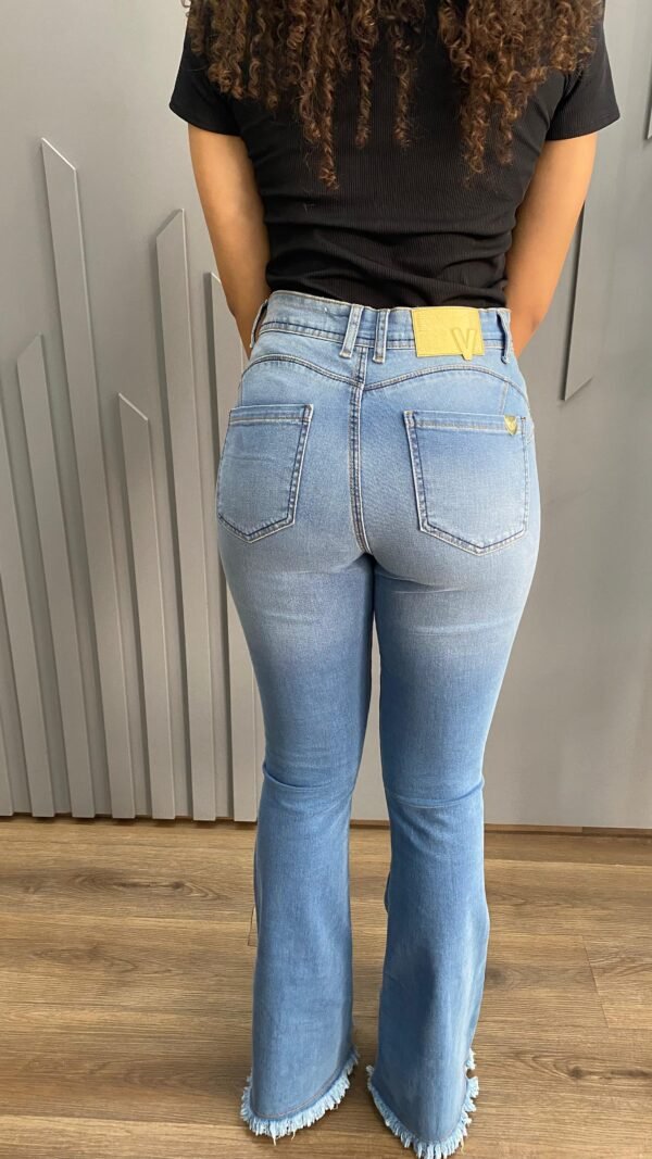 Calça Flare Barra Desfiada - Imagem 4